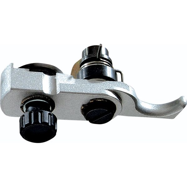 Cutting system with manual blade advance